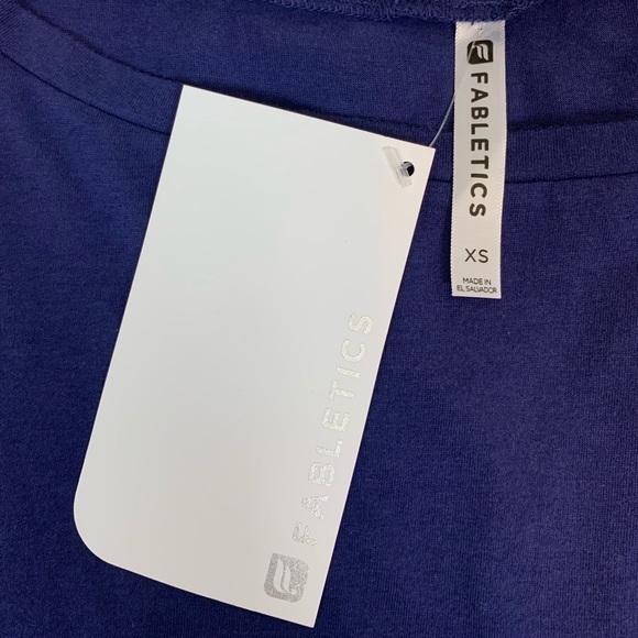 NWT Fabletics Sydney Long Sleeve Crop Boxy Tee - Picture 5 of 6